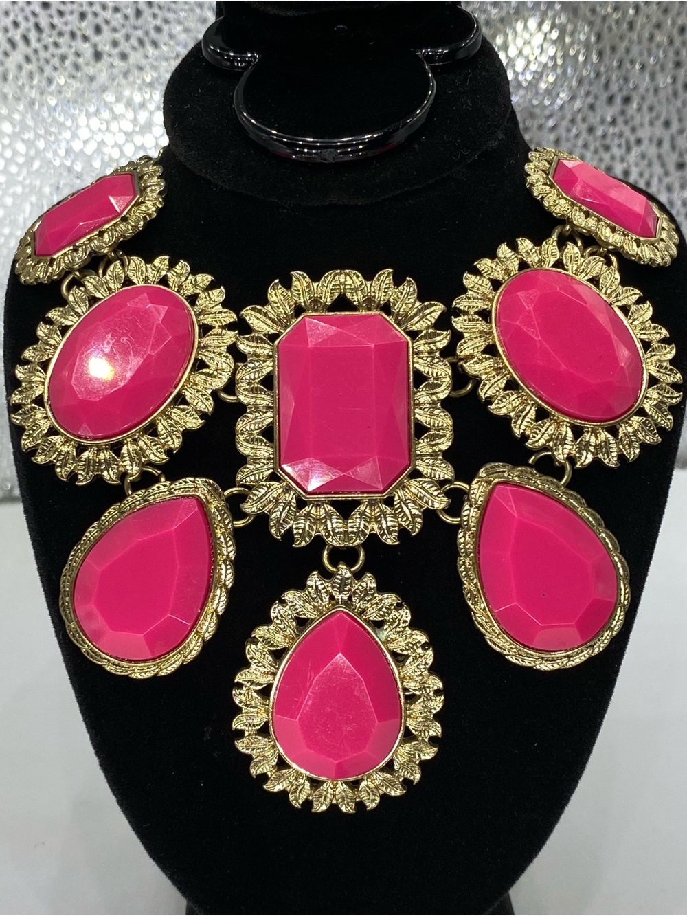 Statement Gold-Tone Necklace /  Barbie Pink Gemstones * Bonus ! 👀 at Pics ***